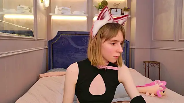 Snapshot of Beverly_Gomes chatting on 03/18/26, 03:59 Beverly Gomes online show from 03/18/26, 03:59