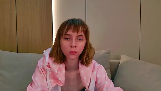 Snapshot of Beverly_Gomes chatting on 03/28/26, 05:18 Beverly Gomes online show from 03/28/26, 05:18