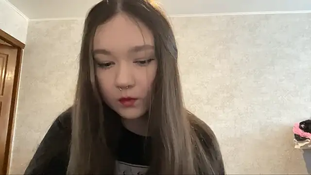 Pikmigirl18 online show from 09/10/25, 01:33