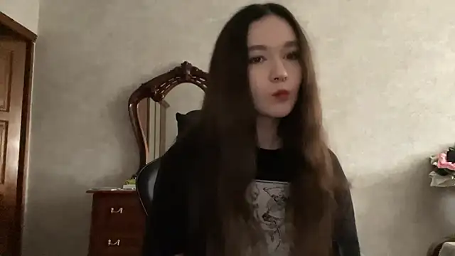 Pikmigirl18 online show from 09/11/25, 11:43