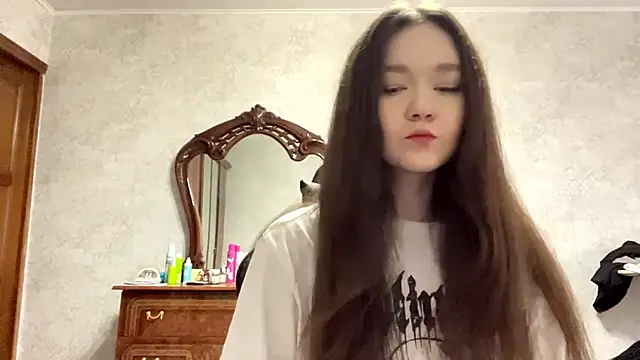 Pikmigirl18 online show from 09/26/25, 11:58