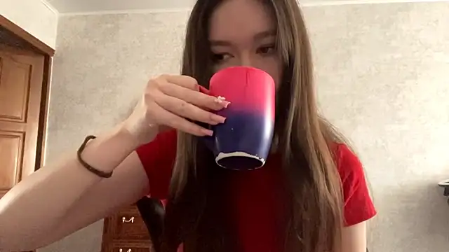 Pikmigirl18 online show from 10/06/25, 09:29