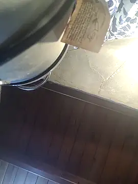 Snapshot of Almendrasexy chatting on 11/15/25, 01:14 Almendrasexy online show from 11/15/25, 01:14