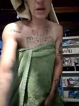 Snapshot of Almendrasexy chatting on 12/04/25, 04:11 Almendrasexy online show from 12/04/25, 04:11