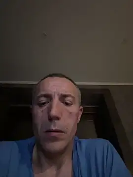 Snapshot of ruberofre chatting on 09/21/25, 12:45 ruberofre online show from 09/21/25, 12:45