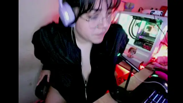 PinkDenial online show from 09/14/25, 04:17