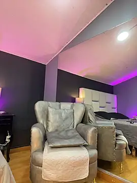 Snapshot of Samantha_Milf__ chatting on 03/29/26, 01:00 Samantha Milf online show from 03/29/26, 01:00