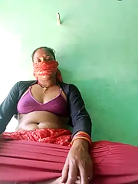 Snapshot of CUTE-004 chatting on 03/11/26, 09:26 CUTE-004 online show from 03/11/26, 09:26