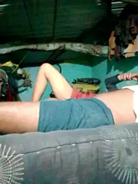 Snapshot of CUTE-004 chatting on 04/01/26, 05:43 CUTE-004 online show from 04/01/26, 05:43