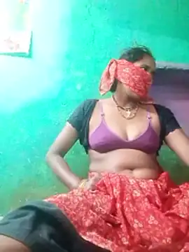 Snapshot of CUTE-004 chatting on 04/10/26, 08:30 CUTE-004 online show from 04/10/26, 08:30