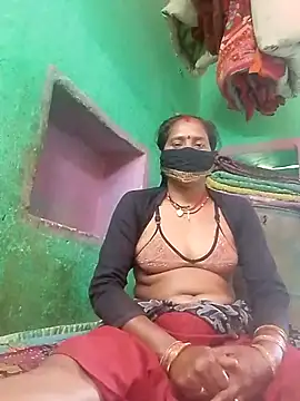 Snapshot of CUTE-004 chatting on 04/12/26, 08:41 CUTE-004 online show from 04/12/26, 08:41