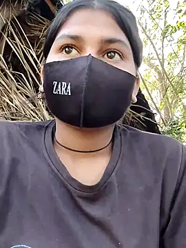 Snapshot of Janvi_Jaitly chatting on 11/07/25, 09:31 Janvi Jaitly online show from 11/07/25, 09:31