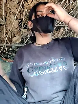 Snapshot of Janvi_Jaitly chatting on 11/15/25, 02:20 Janvi Jaitly online show from 11/15/25, 02:20