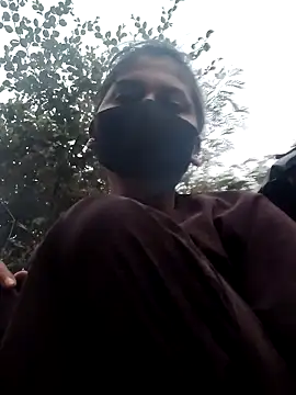 Snapshot of Janvi_Jaitly chatting on 11/26/25, 01:17 Janvi Jaitly online show from 11/26/25, 01:17