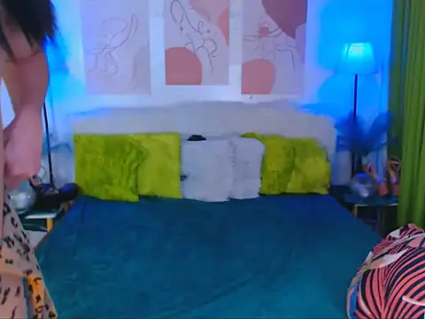 Snapshot of Alluring_Carmela chatting on 12/18/25, 06:47 Alluring Carmela online show from 12/18/25, 06:47