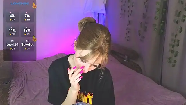 Snapshot of Angel_Elis_ chatting on 09/21/25, 06:53 Angel Elis online show from 09/21/25, 06:53