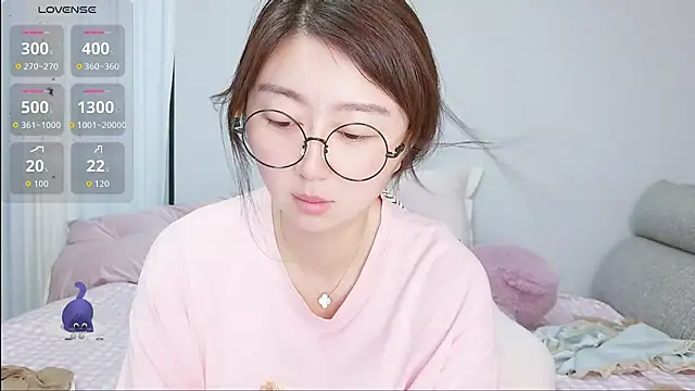 Snapshot of Diva_VVN chatting on 07/01/26, 12:01 Diva VVN online show from 07/01/26, 12:01