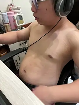 tw boy520 online show from 01/17/26, 04:43