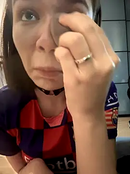 milkiiis online show from 10/15/25, 07:30