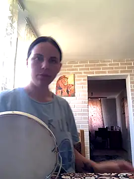 Snapshot of ksenia123 chatting on 09/11/25, 11:43 ksenia123 online show from 09/11/25, 11:43