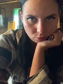 Snapshot of ksenia123 chatting on 09/18/25, 12:07 ksenia123 online show from 09/18/25, 12:07