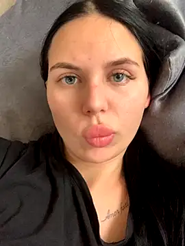 Snapshot of ksenia123 chatting on 10/17/25, 08:50 ksenia123 online show from 10/17/25, 08:50