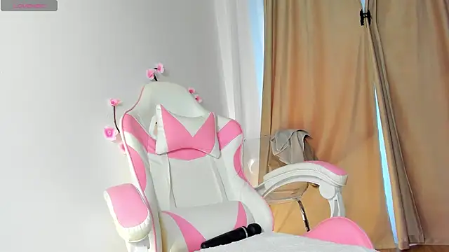 Anya Belle online show from 07/25/26, 04:21
