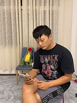 Snapshot of Acuteman chatting on 10/13/25, 04:40 Acuteman online show from 10/13/25, 04:40