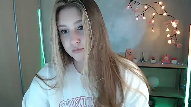 Snapshot of Milka_kamila chatting on 06/15/26, 12:07 Milka kamila online show from 06/15/26, 12:07