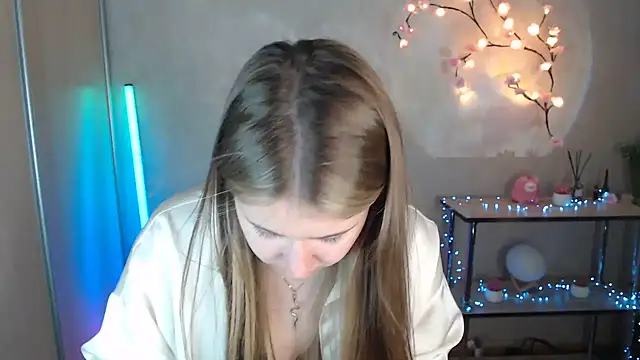 Snapshot of Milka_kamila chatting on 07/15/26, 12:21 Milka kamila online show from 07/15/26, 12:21