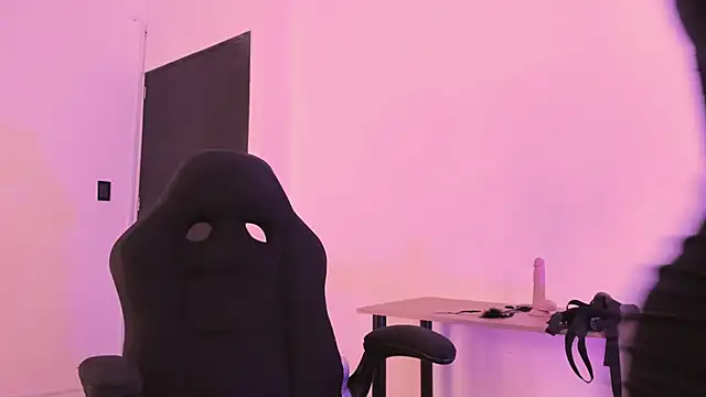 AnnaraLein online show from 10/22/25, 03:29