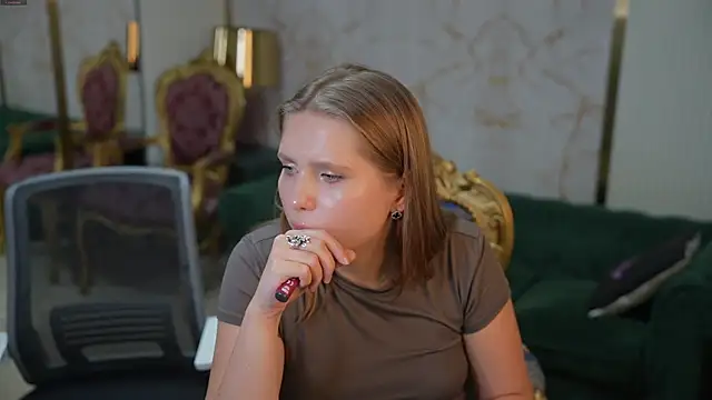 Snapshot of Tiana_Princesss chatting on 09/26/25, 02:54 Tiana Princesss online show from 09/26/25, 02:54