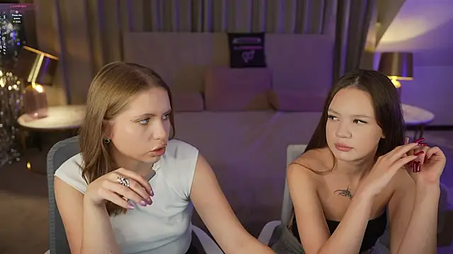 Snapshot of Tiana_Princesss chatting on 10/31/25, 03:35 Tiana Princesss online show from 10/31/25, 03:35