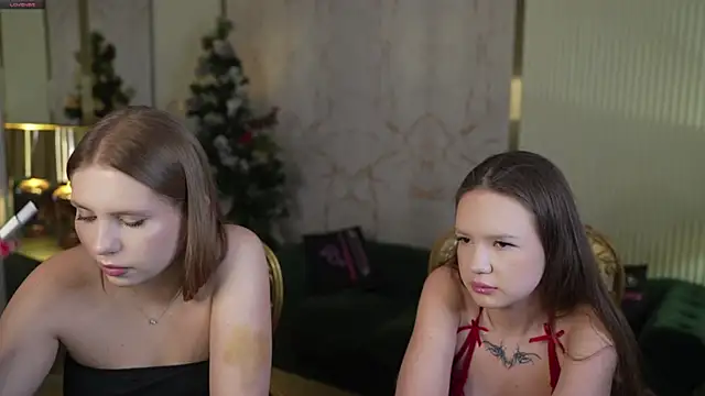 Snapshot of Tiana_Princesss chatting on 12/21/25, 07:21 Tiana Princesss online show from 12/21/25, 07:21