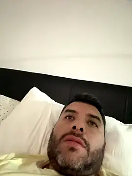 Snapshot of andres52720 chatting on 09/24/25, 05:00 andres52720 online show from 09/24/25, 05:00