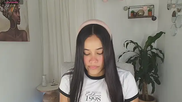 AlisxxnFx online show from 09/19/25, 12:17