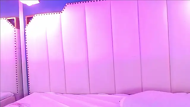 SophiaBloss online show from 10/10/25, 03:44