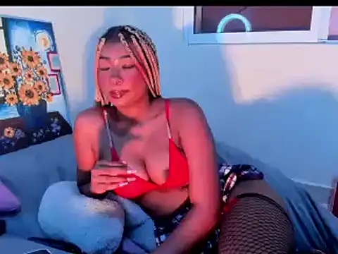 Snapshot of SophiaBloss chatting on 05/22/26, 08:53 SophiaBloss online show from 05/22/26, 08:53