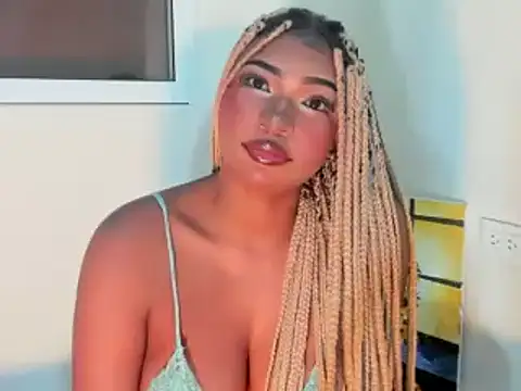 Snapshot of SophiaBloss chatting on 06/10/26, 11:24 SophiaBloss online show from 06/10/26, 11:24