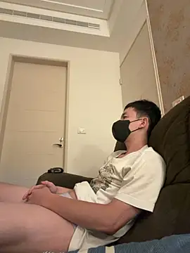 Snapshot of kaikai1335 chatting on 10/09/25, 03:32 kaikai1335 online show from 10/09/25, 03:32