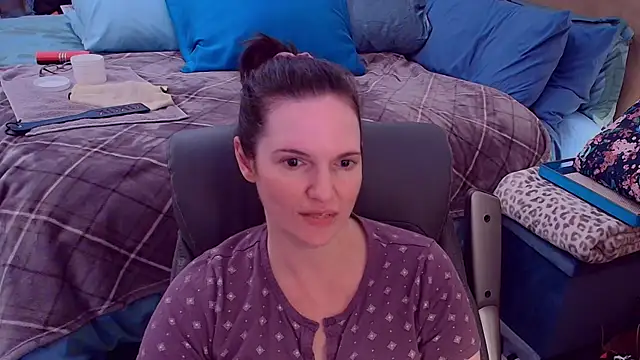 Snapshot of ninajaymes chatting on 10/17/25, 09:28 ninajaymes online show from 10/17/25, 09:28