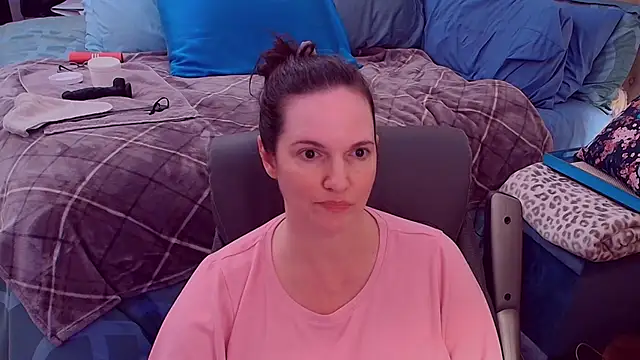 Snapshot of ninajaymes chatting on 11/18/25, 11:15 ninajaymes online show from 11/18/25, 11:15