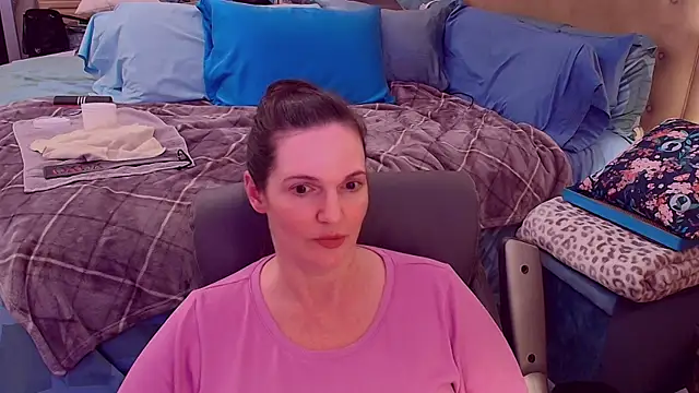 Snapshot of ninajaymes chatting on 12/05/25, 03:26 ninajaymes online show from 12/05/25, 03:26