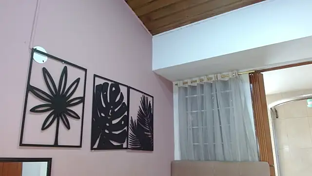 Snapshot of amara_rousse1 chatting on 12/18/25, 12:55 amara rousse1 online show from 12/18/25, 12:55