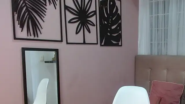 Snapshot of amara_rousse1 chatting on 04/11/26, 12:53 amara rousse1 online show from 04/11/26, 12:53