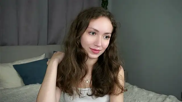 ZeniaBolich online show from 09/21/25, 09:27