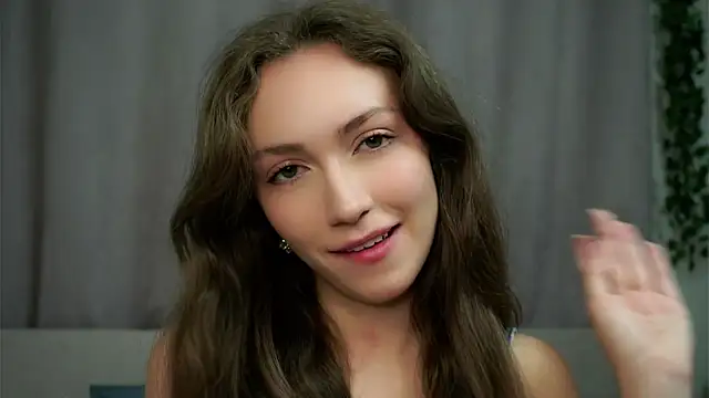 ZeniaBolich online show from 09/24/25, 10:02