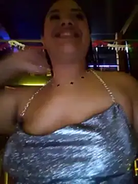 Snapshot of EAAM1@xh chatting on 07/31/26, 02:55 EAAM1xh online show from 07/31/26, 02:55