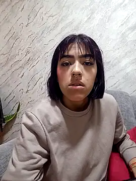 Dulce Bella  online show from 10/24/25, 03:25