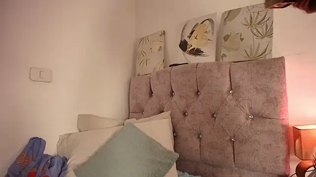 Dulce Bella  online show from 01/14/26, 11:42